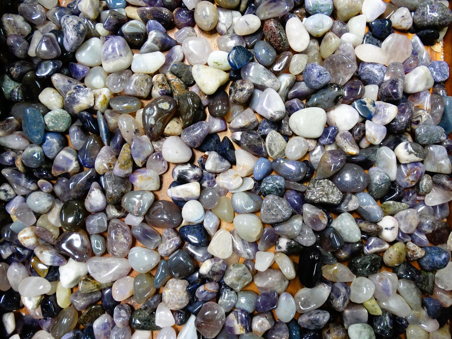 Gift-Rock Shop (stones by the bag)