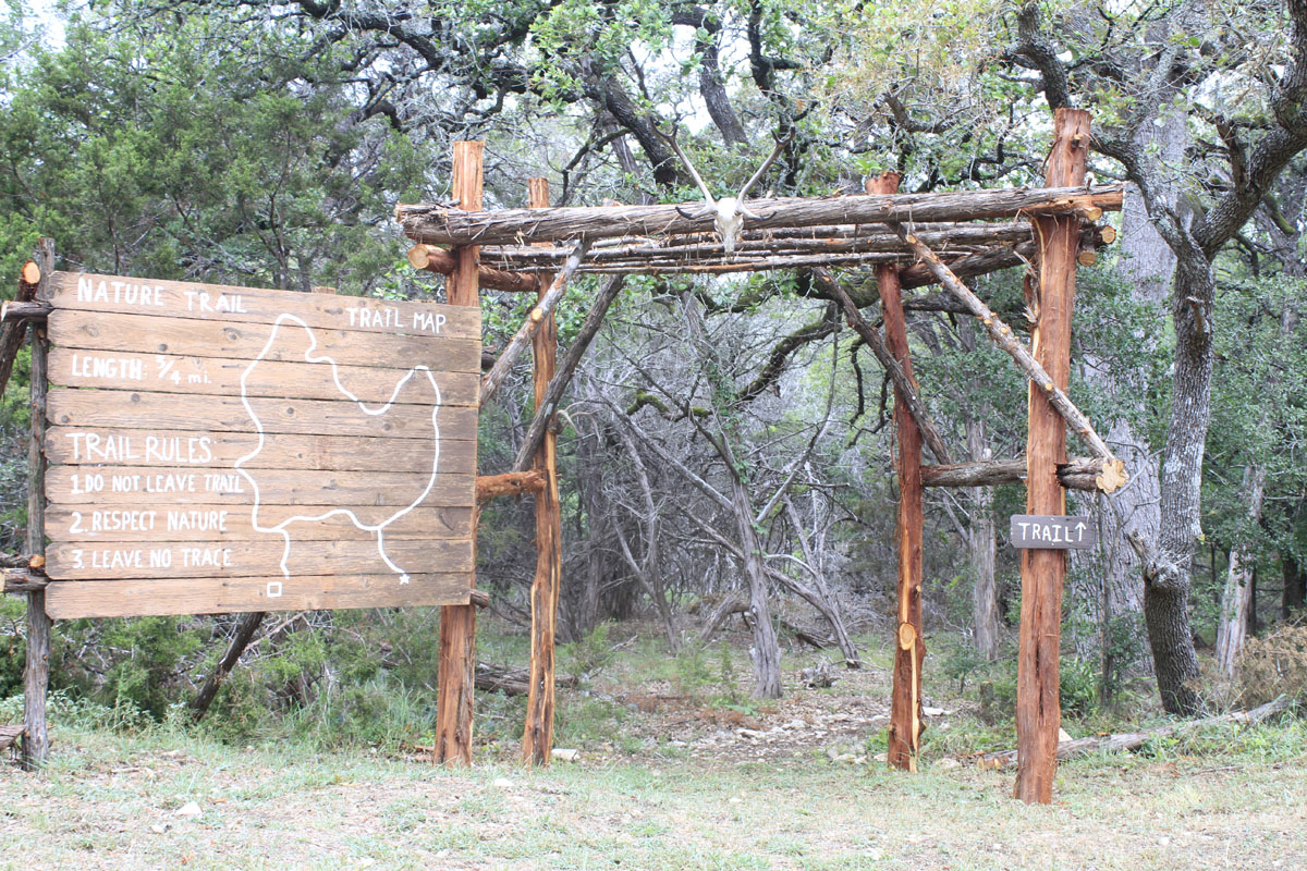 Western Hiking Trail (Entrance)